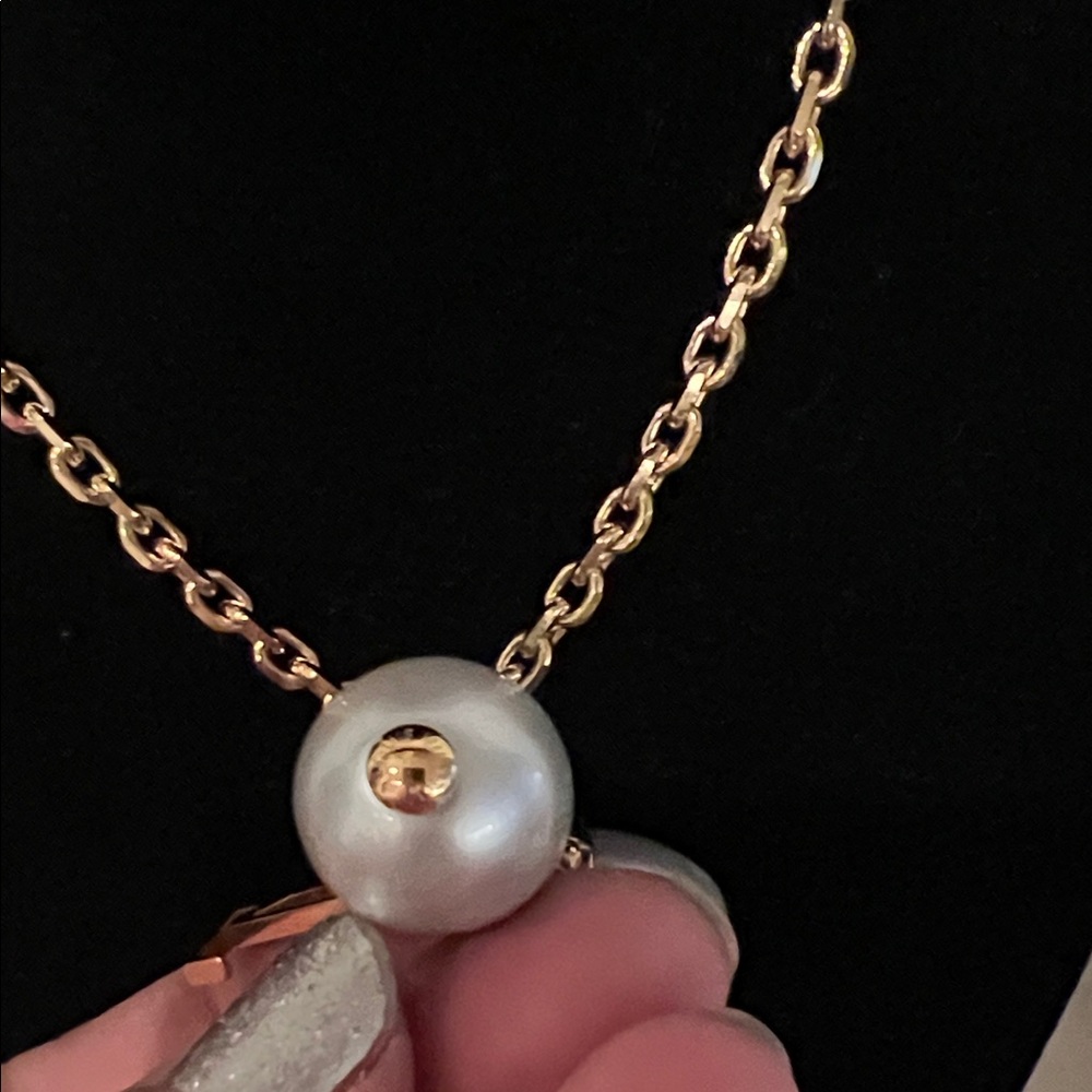 Louis Vuitton Gold-Tone Chain Necklace with Pearl Drop Charms - Picture 9 of 16